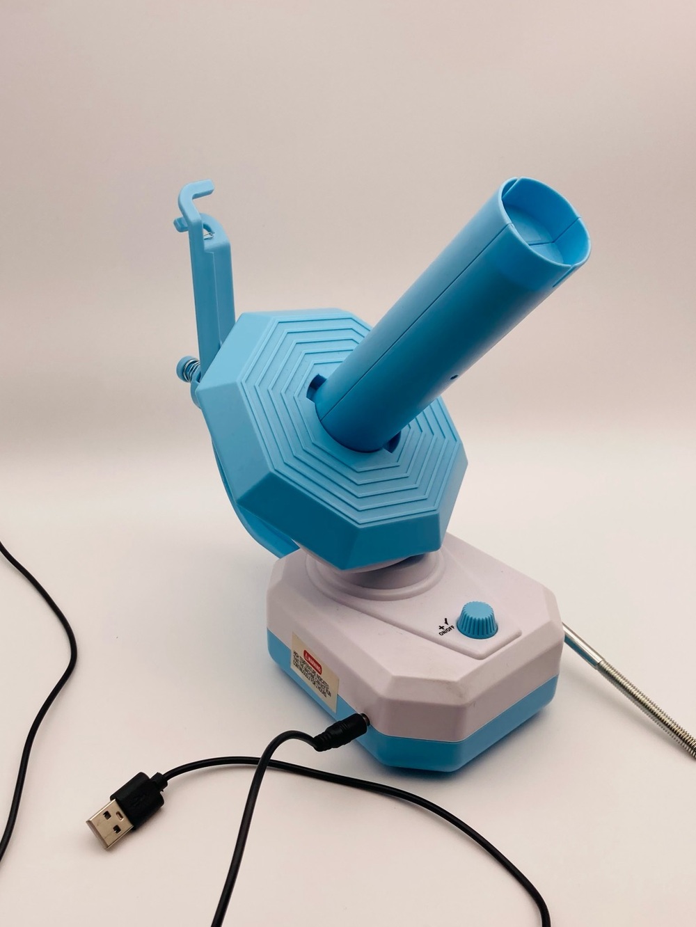 Blue USB-Powered Spinning Yarn Winder